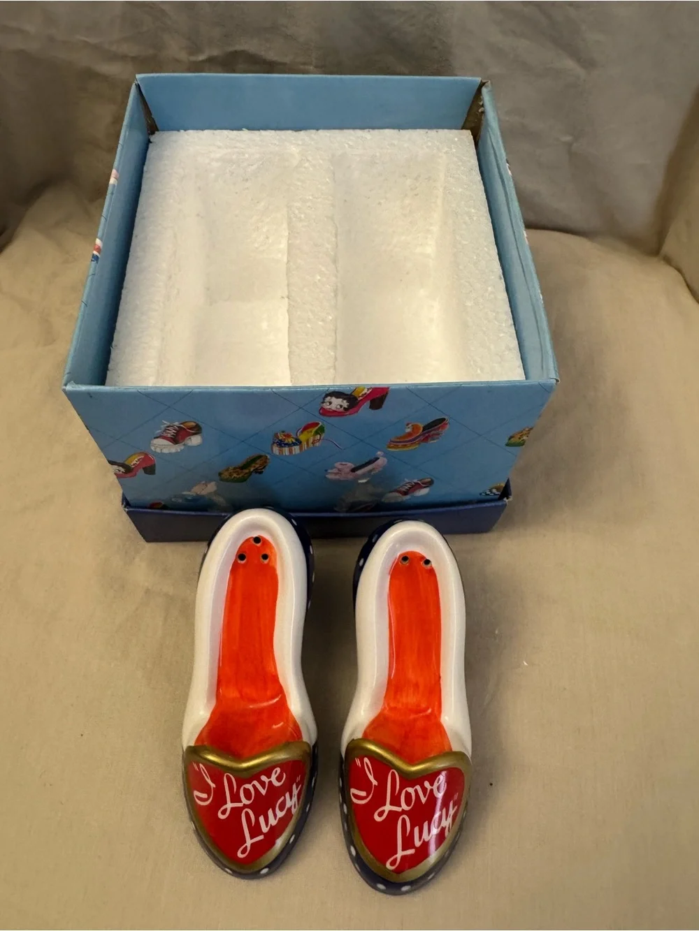 Vintage 1999 I Love Lucy High Heel Shoe Salt & Pepper Shakers Vandor